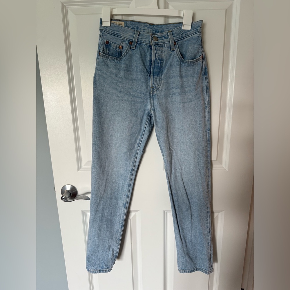Levi’s Light Blue Denim Jeans